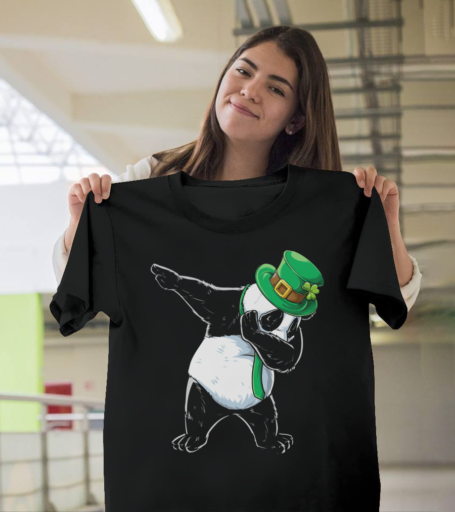 Dabbing Panda St Patricks Day Hat And Green Scarf T-Shirt