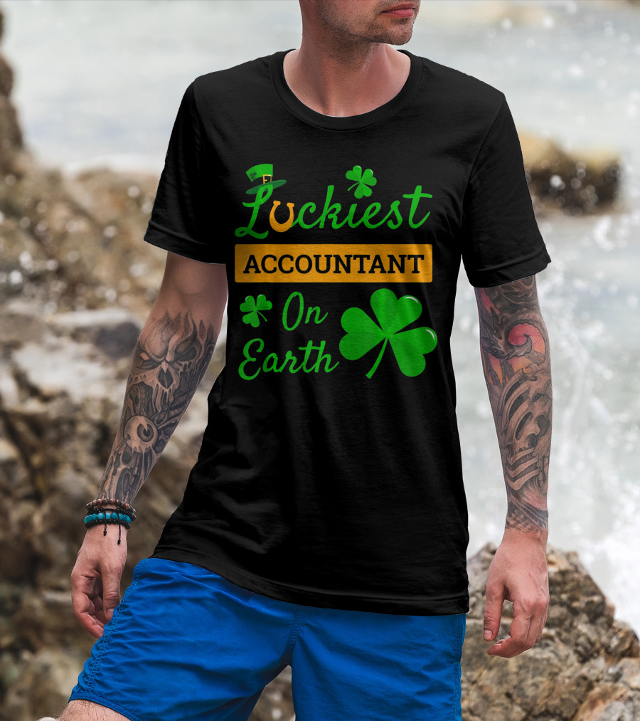 Luckiest Accountant On Earth St Patricks Clover Hat Shamrock T-Shirt