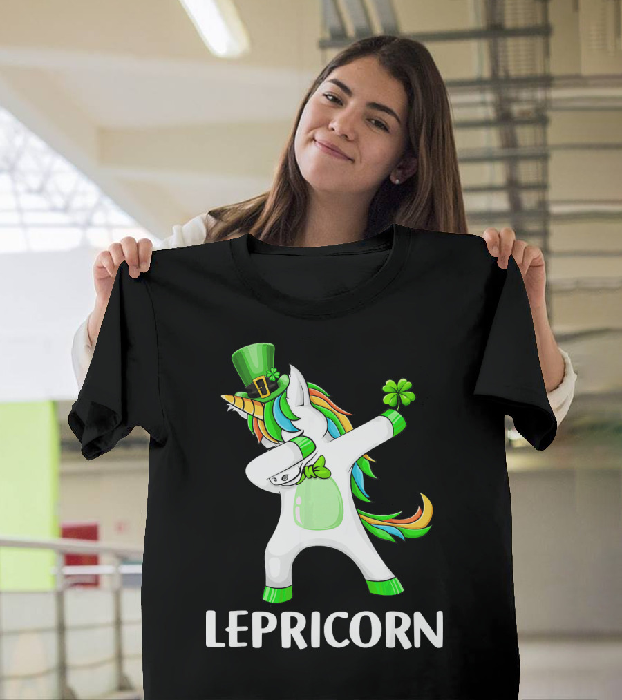 Lepricorn Dabbing Leprechaun Unicorn with Rainbow Mane and Green Hat T-Shirt