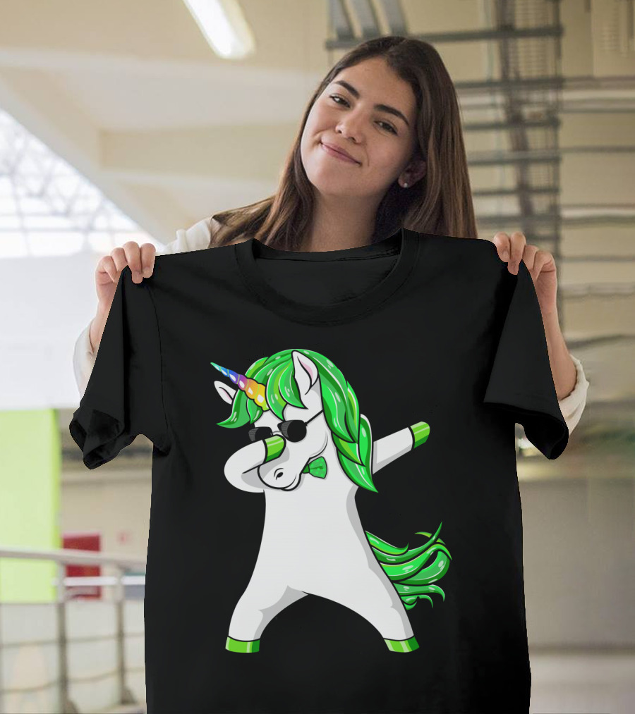St Patricks Day Dabbing Green Unicorn T-Shirt