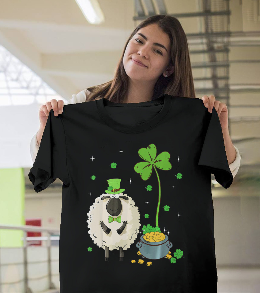 Shamrock Leprechaun Sheep with Pot of Gold and Clover for St Patricks Day T-Shirt