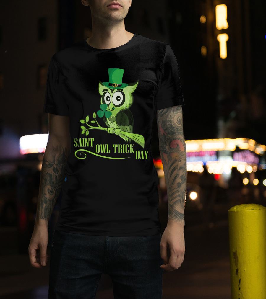 Saint Owl Trick Day Owl With Leprechaun Costume And Shamrock On Tree T-Shirt