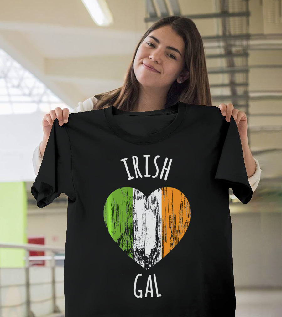 Irish Gal Heart with Irish Flag St. Patricks Day T-Shirt