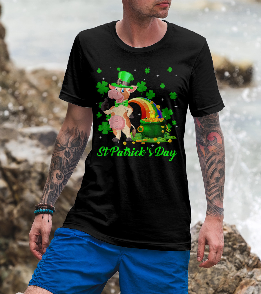 Leprechaun Cow Shamrock St Patrick's Day Rainbow Pot Of Gold T-Shirt