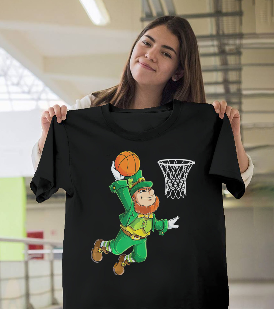 Leprechaun Basketball Dunk St Patrick's Day T-Shirt
