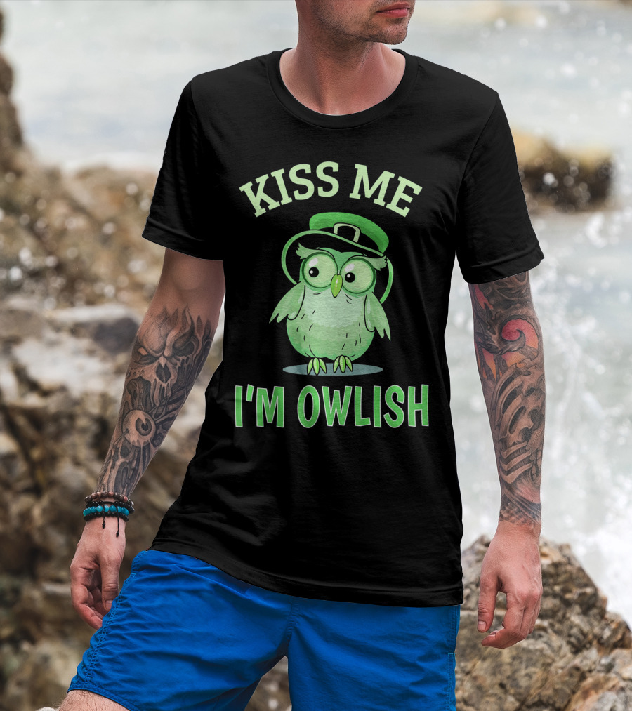 Kiss Me I'm Owlish Irish Owl With Leprechaun Hat T-Shirt