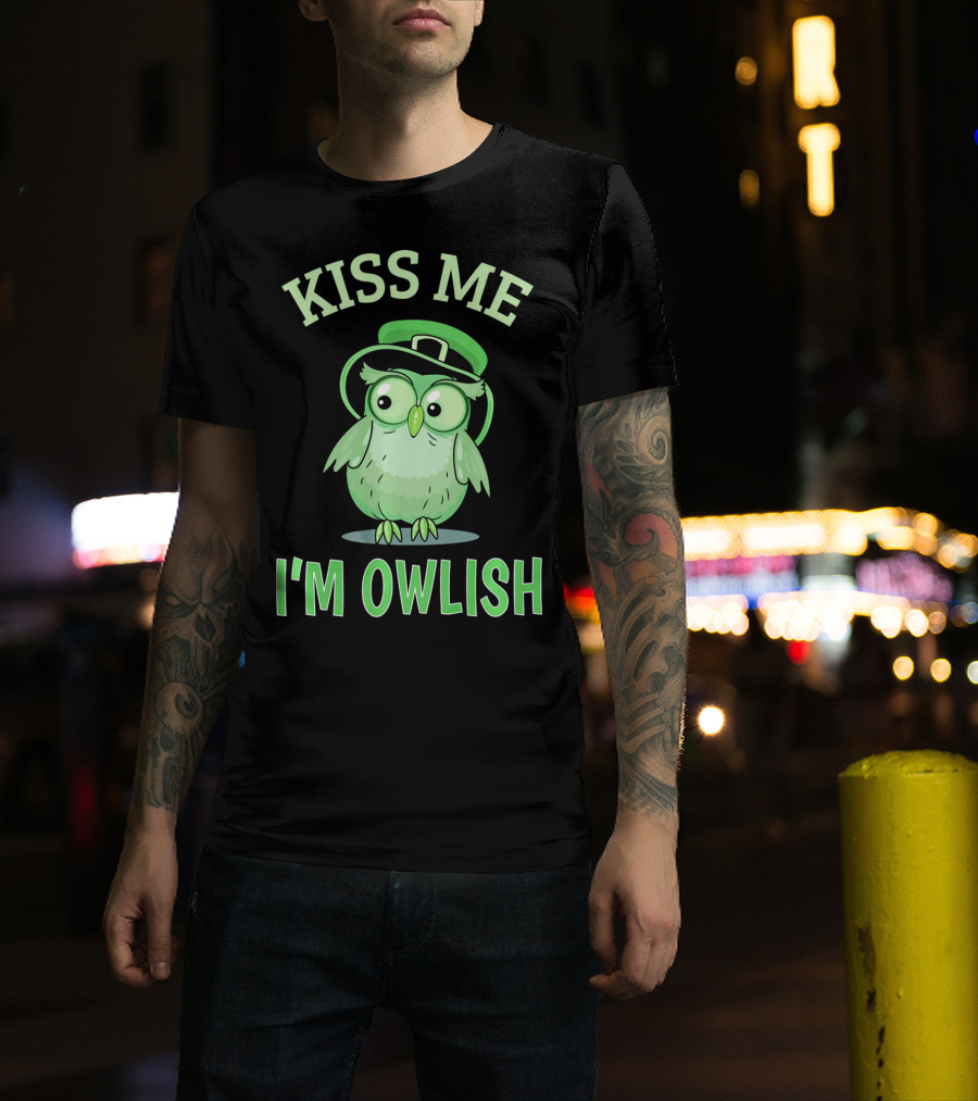 Kiss Me I'm Owlish Irish Owl With Leprechaun Hat T-Shirt