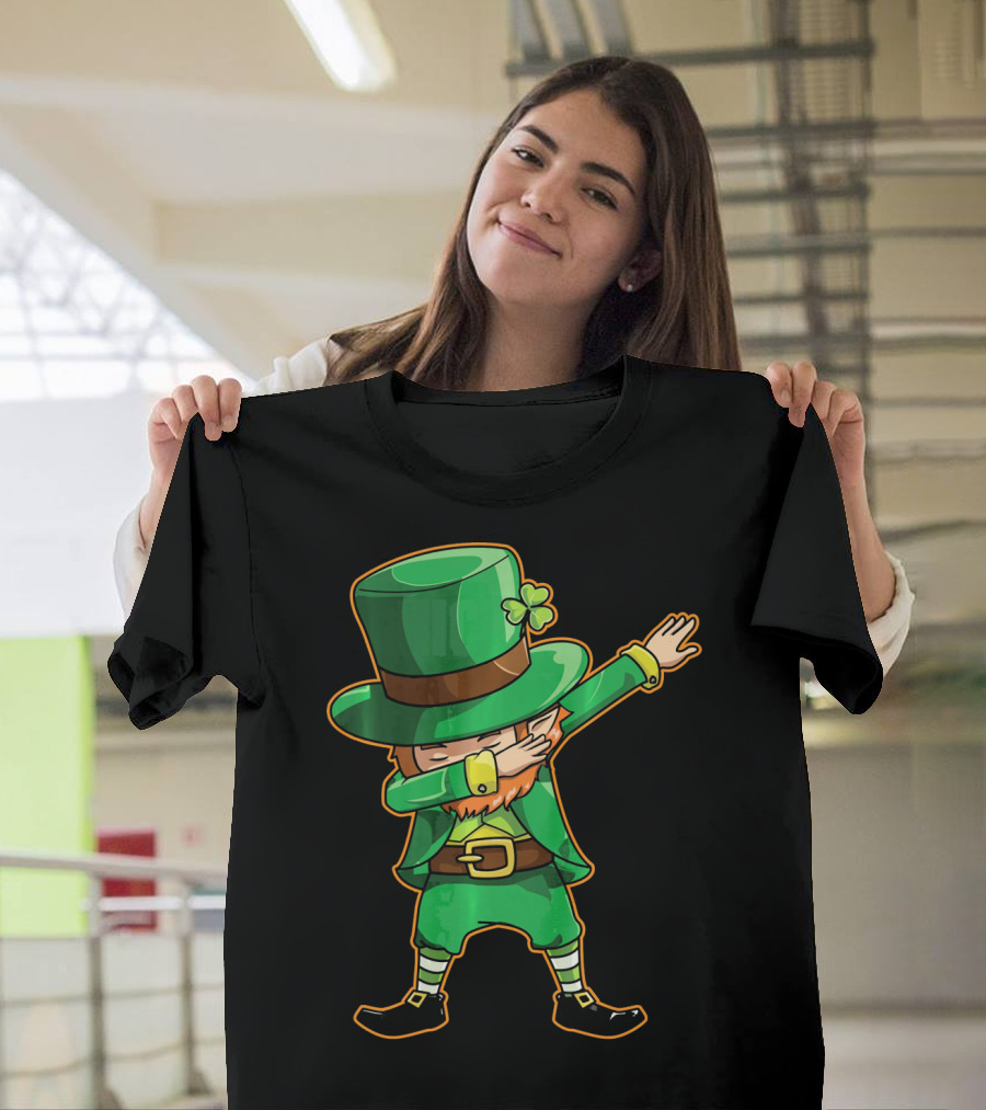 Funny Leprechaun Dabbing Dance Icon in Green Outfit and Hat T-Shirt