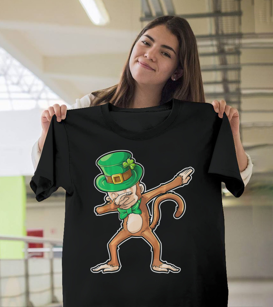 Dabbing Monkey St. Patrick's Day Leprechaun Hat Green Bow Tie T-Shirt