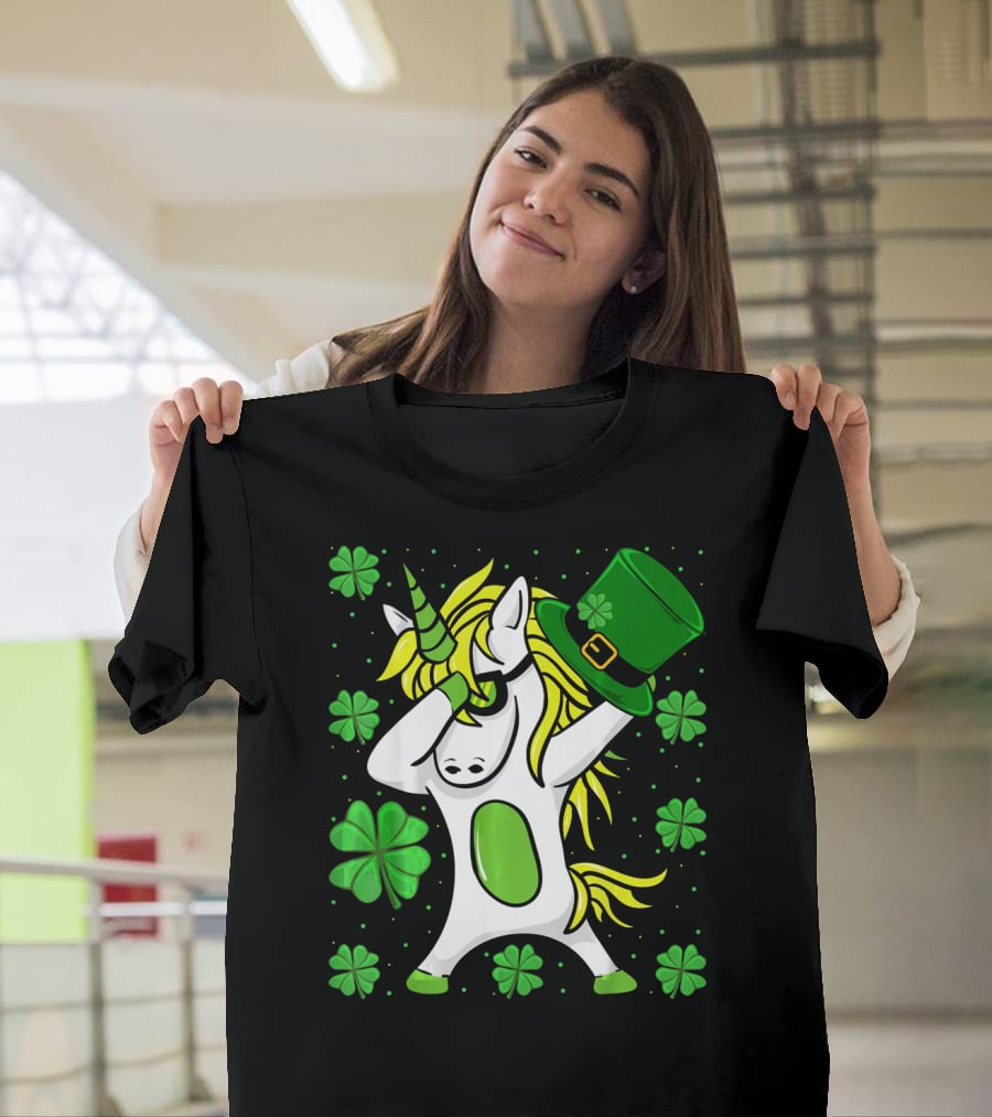 Funny Irish St Patricks Day Unicorn With Leprechaun Hat And Shamrocks T-Shirt