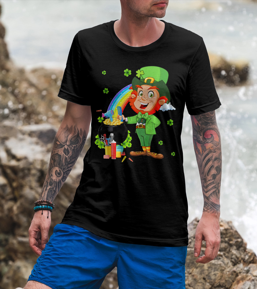Medical Scrub Hairstylist Leprechaun Pat With Rainbow And Pot Of Gold Barber Tools T-Shirt