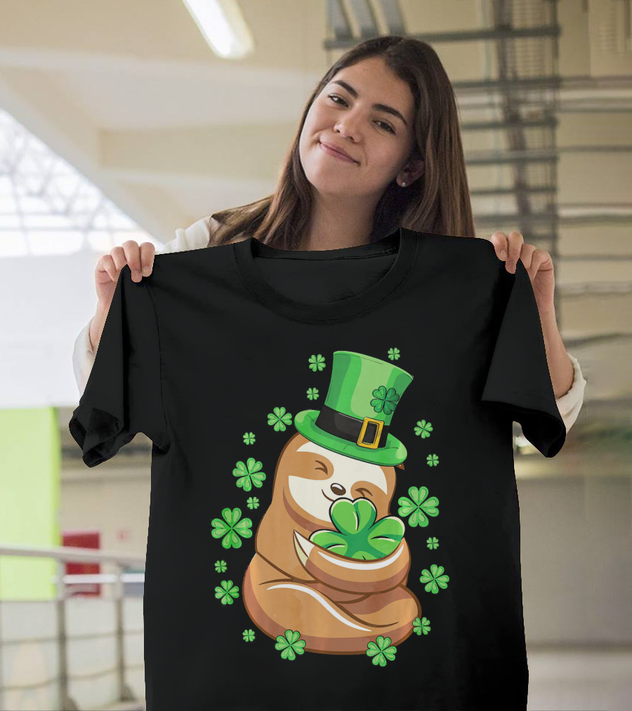 Lucky Sloth St Patricks Day Leprechaun with Shamrocks and Green Hat T-Shirt