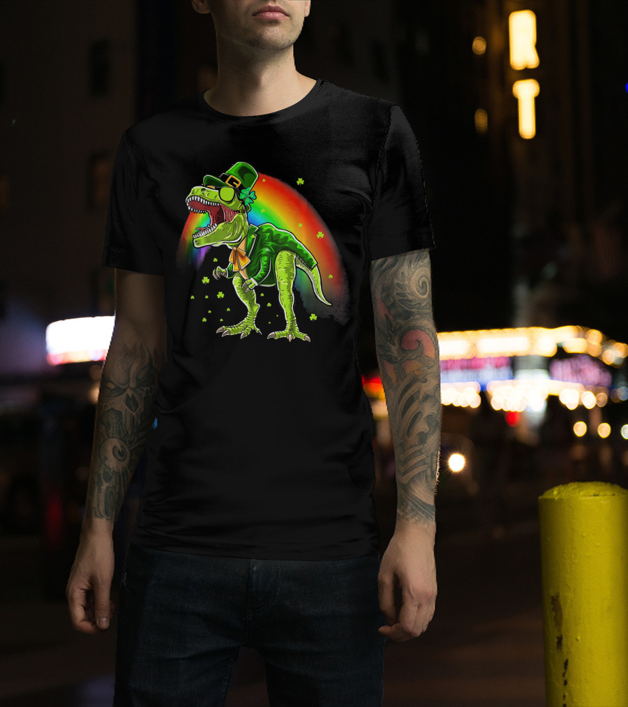 St. Patricks Day T-Rex Dinosaur Leprechaun With Rainbow And Shamrocks T-Shirt