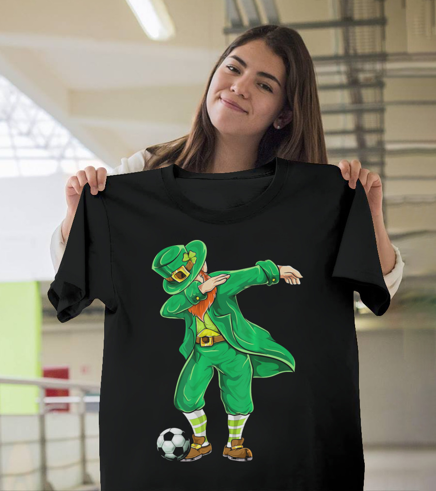 Dabbing Leprechaun Irish Soccer With Football And Shamrock Hat T-Shirt