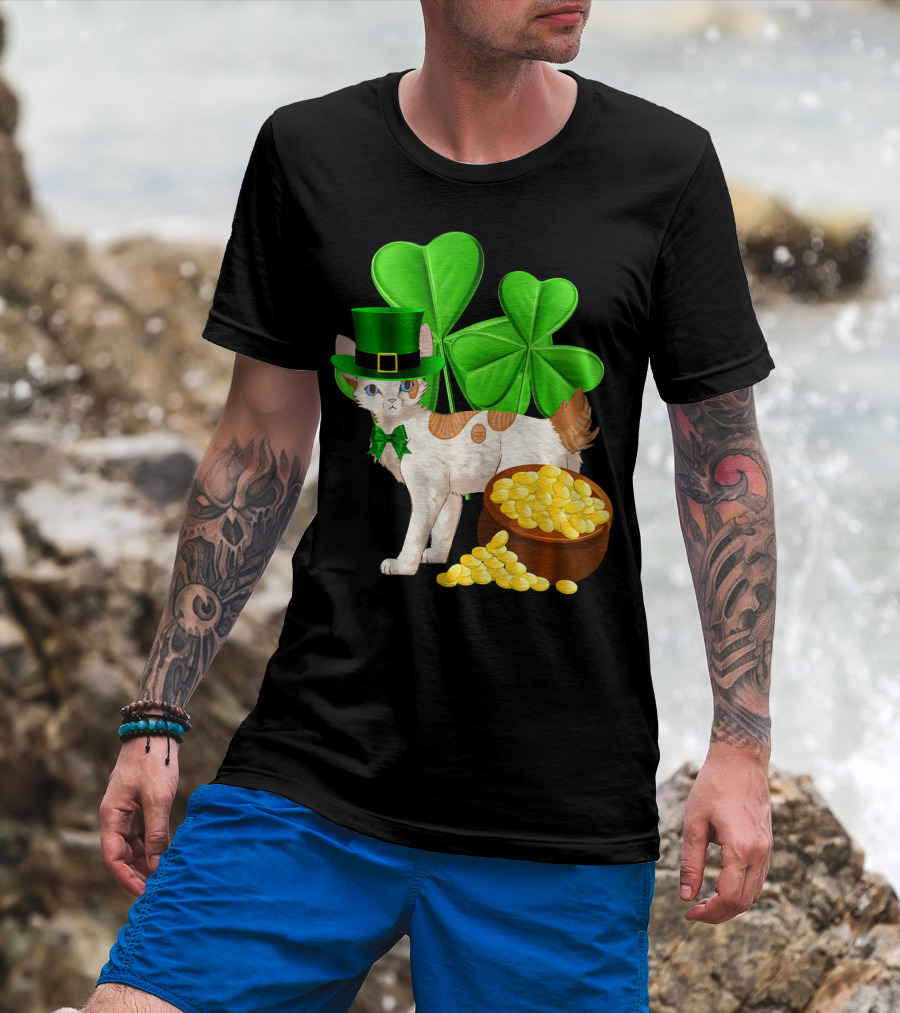 Japanese Bobtail Cat St Patricks Day Lucky Coins Shamrocks Leprechaun Hat T-Shirt