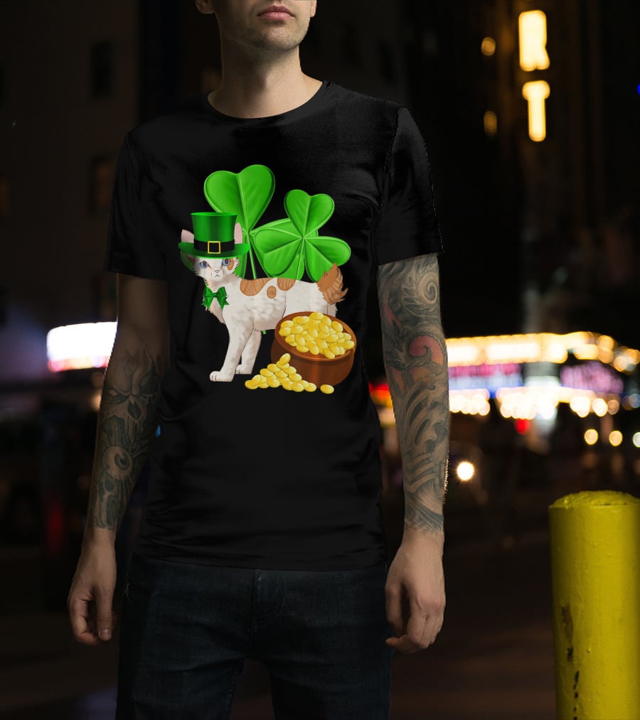 Japanese Bobtail Cat St Patricks Day Lucky Coins Shamrocks Leprechaun Hat T-Shirt