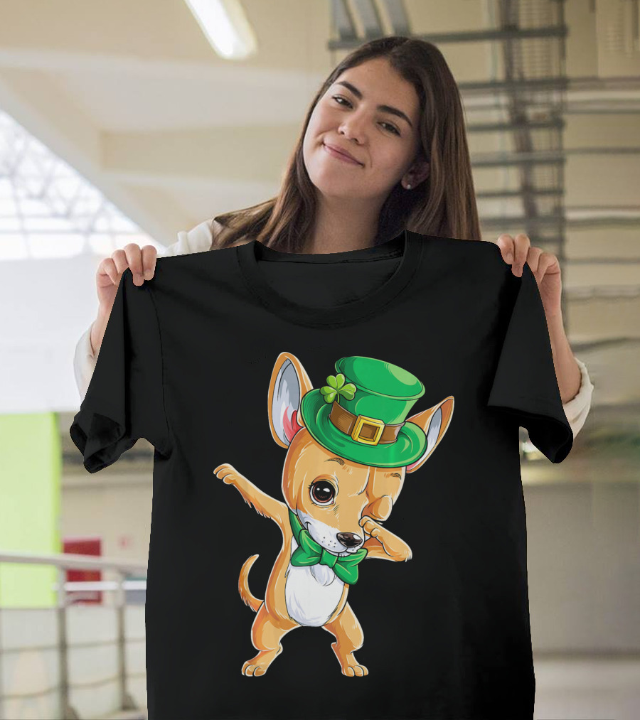 St. Patrick's Day Dabbing Chihuahua Leprechaun Hat T-Shirt