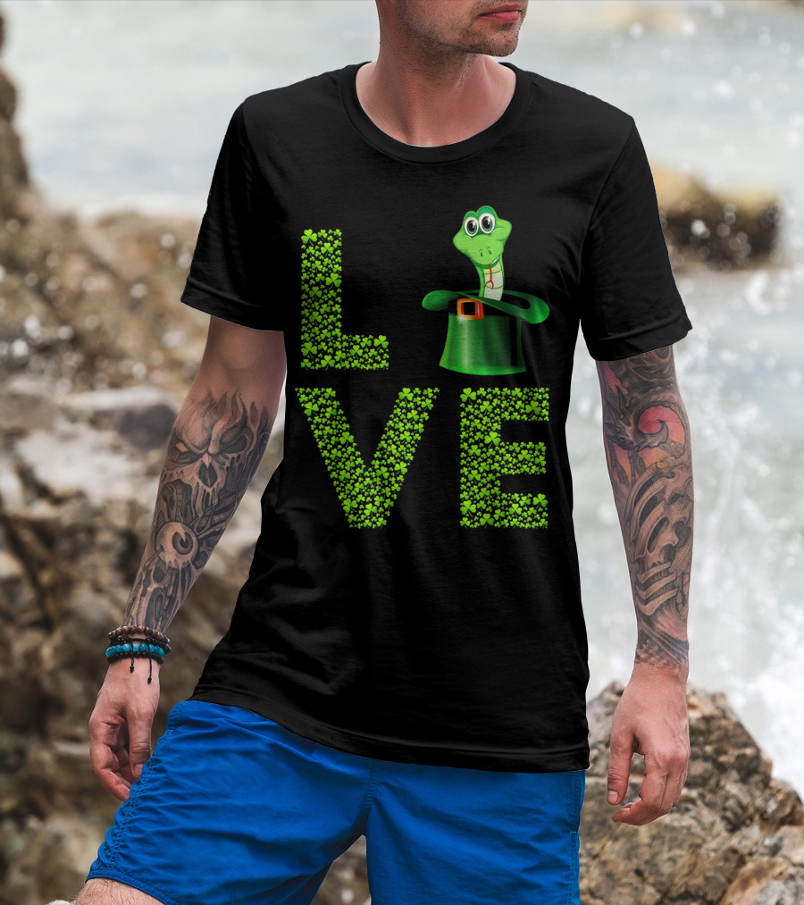 Love Snake St Patricks Day Shamrock Hat T-Shirt
