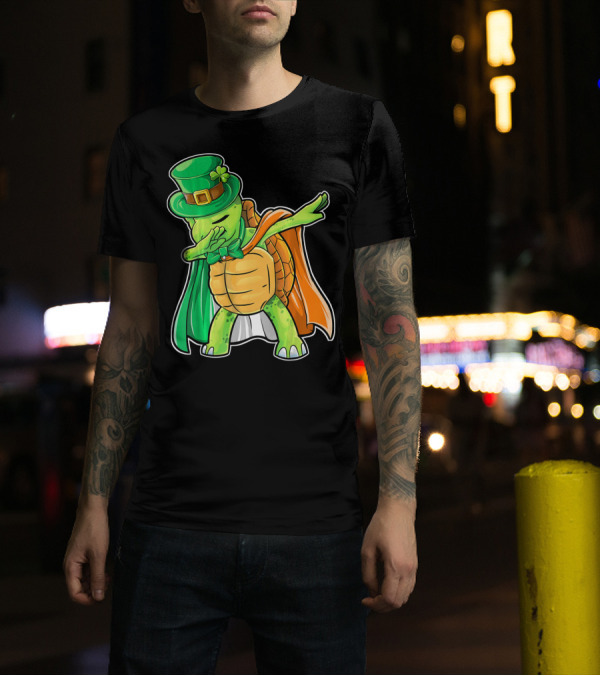 St. Patrick's Day Dabbing Turtle In Leprechaun Hat And Cape T-Shirt