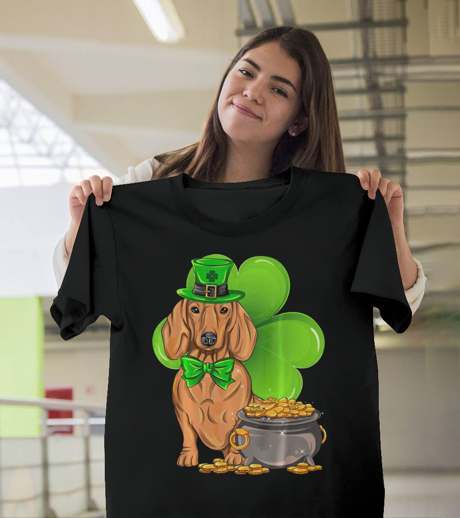 Dachshund St Patricks Day Leprechaun Dog Shamrock Hat Pot of Gold T-Shirt