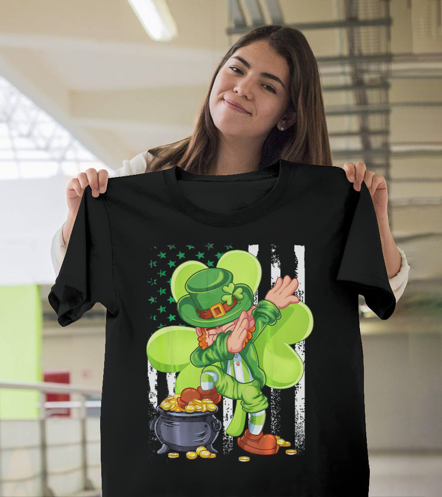 Leprechaun Dabbing With Pot Of Gold And Shamrock T-Shirt
