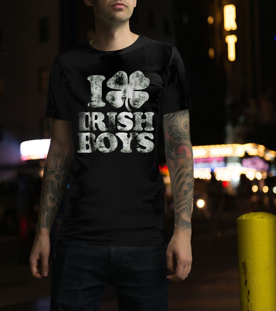 I Love Irish Boys Vintage Shamrock Irish Boys Shamrock T-Shirt
