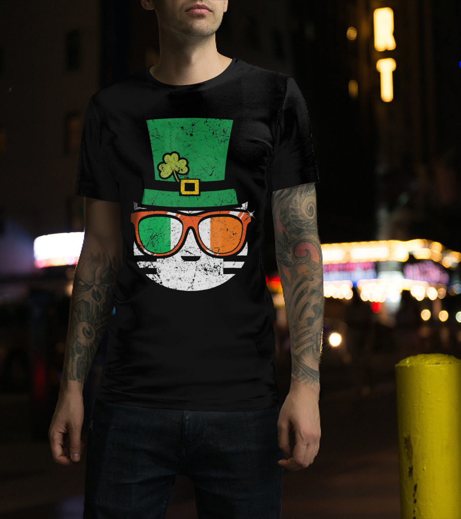 St Patricks Day Irish Cat With Shamrock Hat And Flag Sunglasses T-Shirt