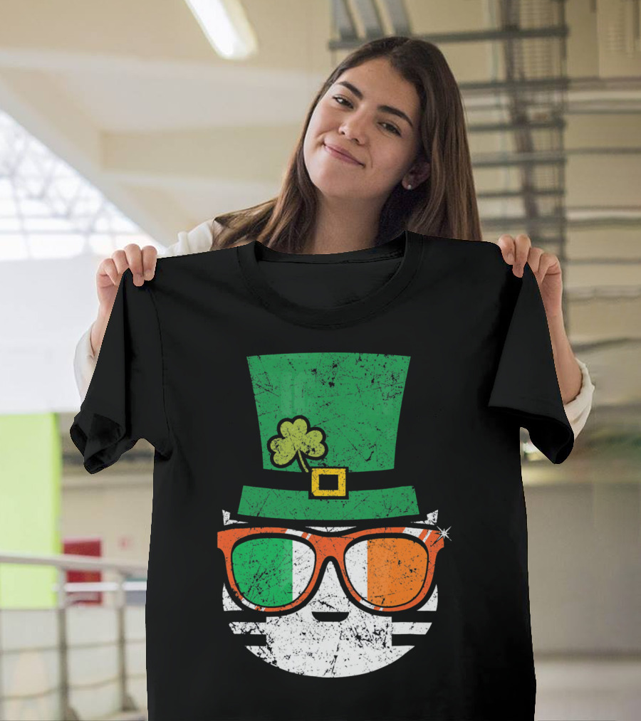 St Patricks Day Irish Cat with Shamrock Hat and Flag Sunglasses T-Shirt
