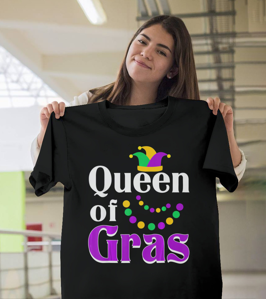 Queen of Gras Funny Mardi Gras Beads and Jester Hat T-Shirt