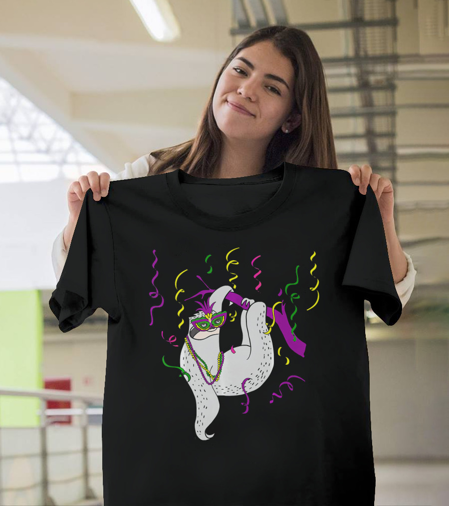 Sloth Mardi Gras Colorful Mask and Beads T-Shirt