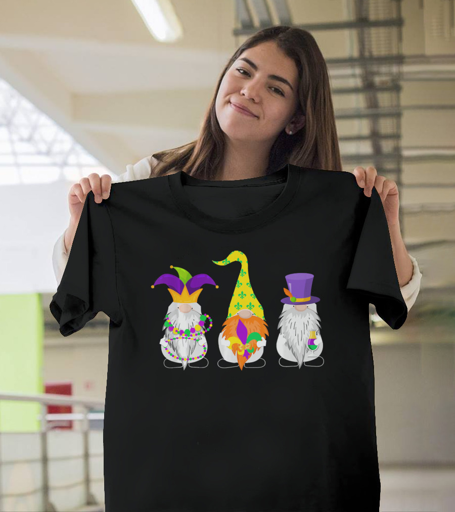 Cute Nordic Three Gnomes Mardi Gras Jester Beads Hats Fleur-de-Lis T-Shirt