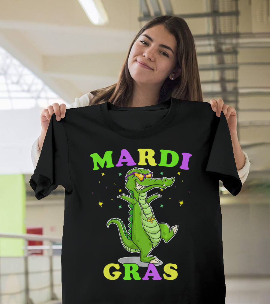 Mardi Gras Alligator Party With Sunglasses And Beads T-Shirt
