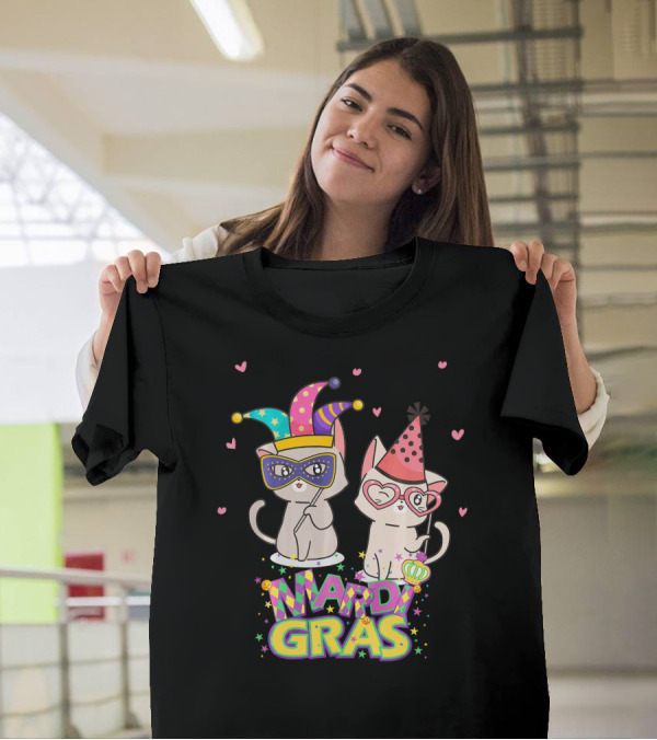 Chillin With My Cats Mardi Gras Party Masks And Hearts T-Shirt