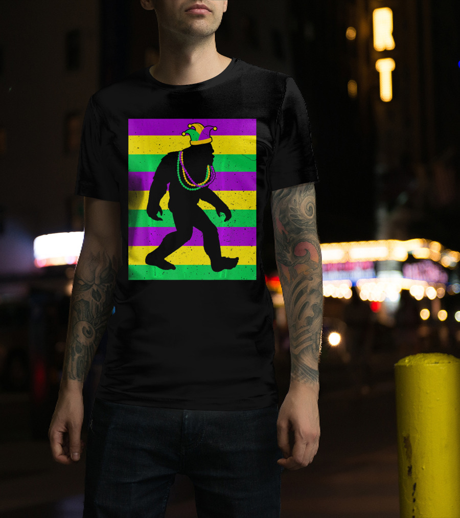 Bigfoot Sasquatch In Mardi Gras Jester Hat And Beads T-Shirt