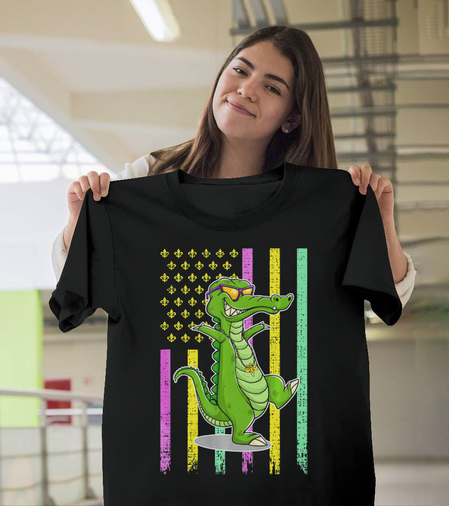 Mardi Gras Alligator With Sunglasses And Flag Background T-Shirt