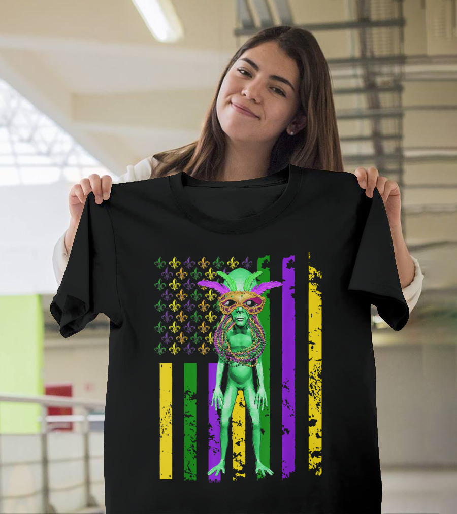Mardi Gras Alien With Beads And Mask On American Flag T-Shirt