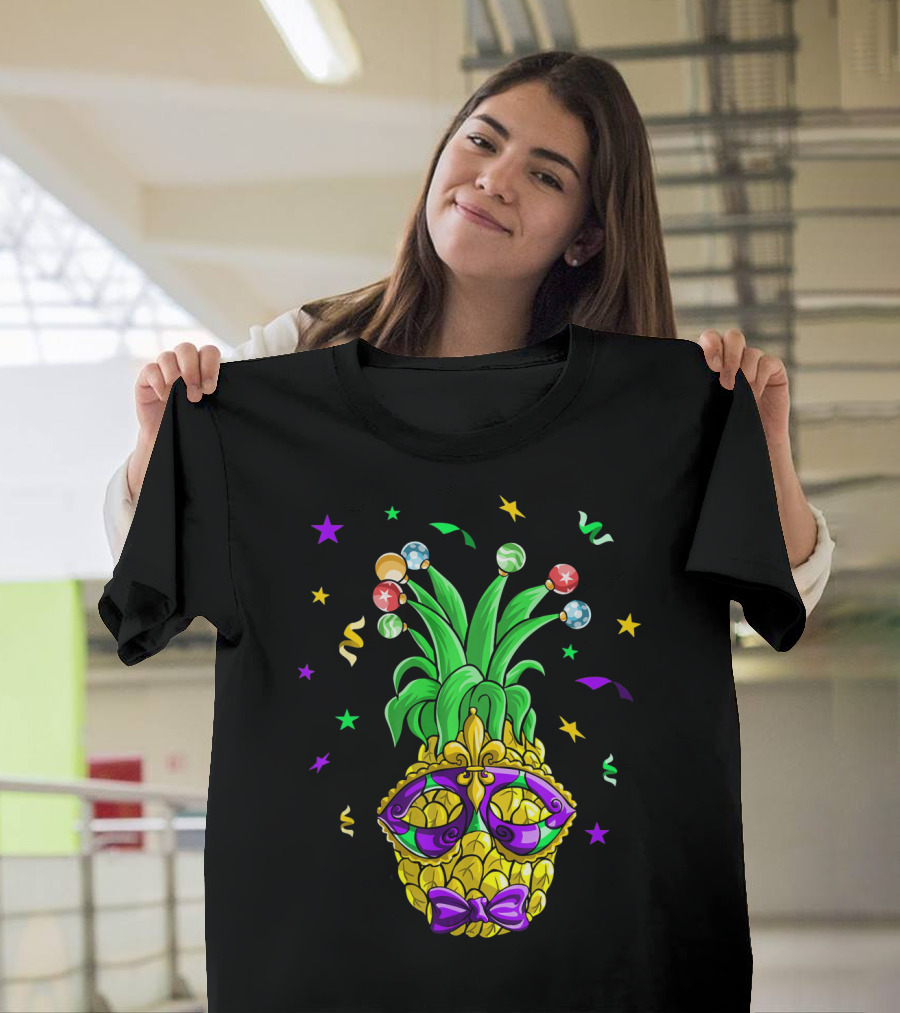 Pineapple Mardi Gras Mask With Stars And Party Confetti T-Shirt