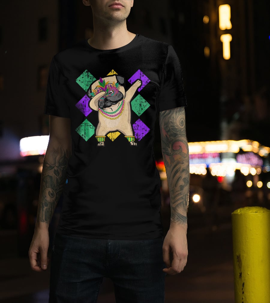 Funny Pug Dabbing Wearing Mardi Gras Beads And Mask With Colorful Diamond T-Shirt