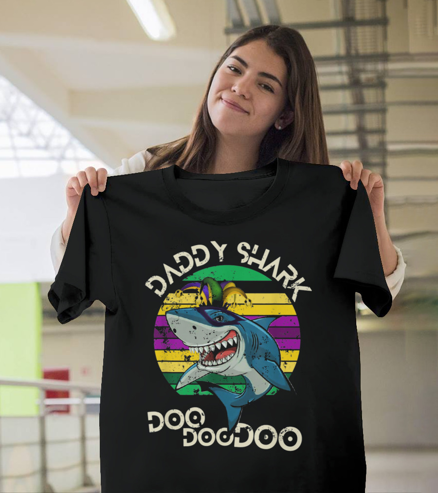 Daddy Shark Doo Doo Mardi Gras Jester Hat Retro Stripes T-Shirt