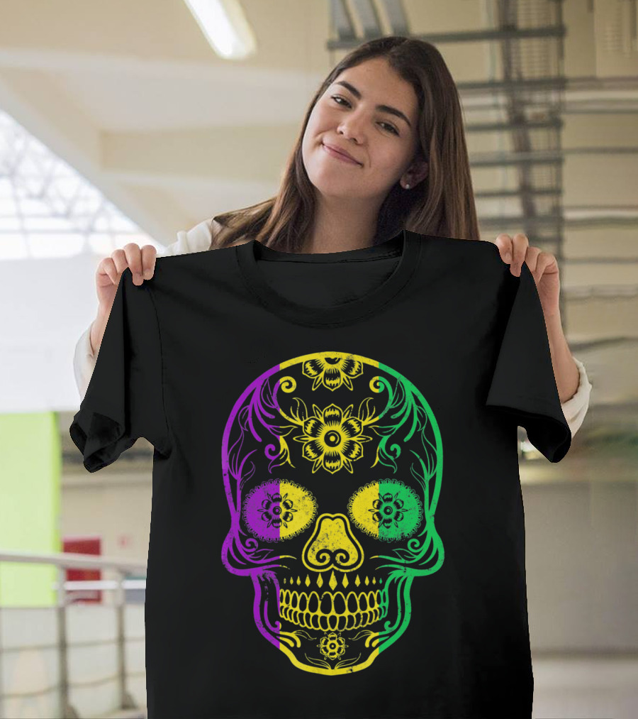 Mardi Gras Skull in Vibrant Purple Green and Yellow Fat Tuesday Colors T-Shirt