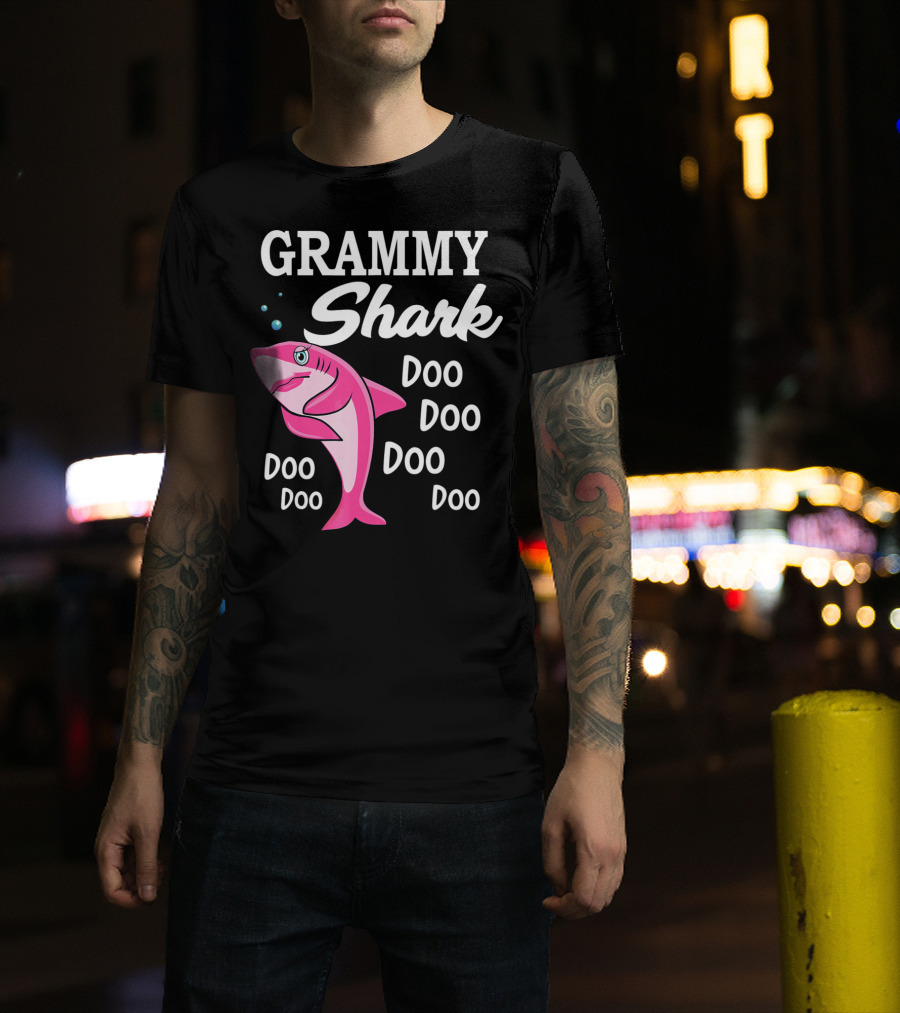 Grammy Shark Doo Doo Doo Grandma Hall T-Shirt