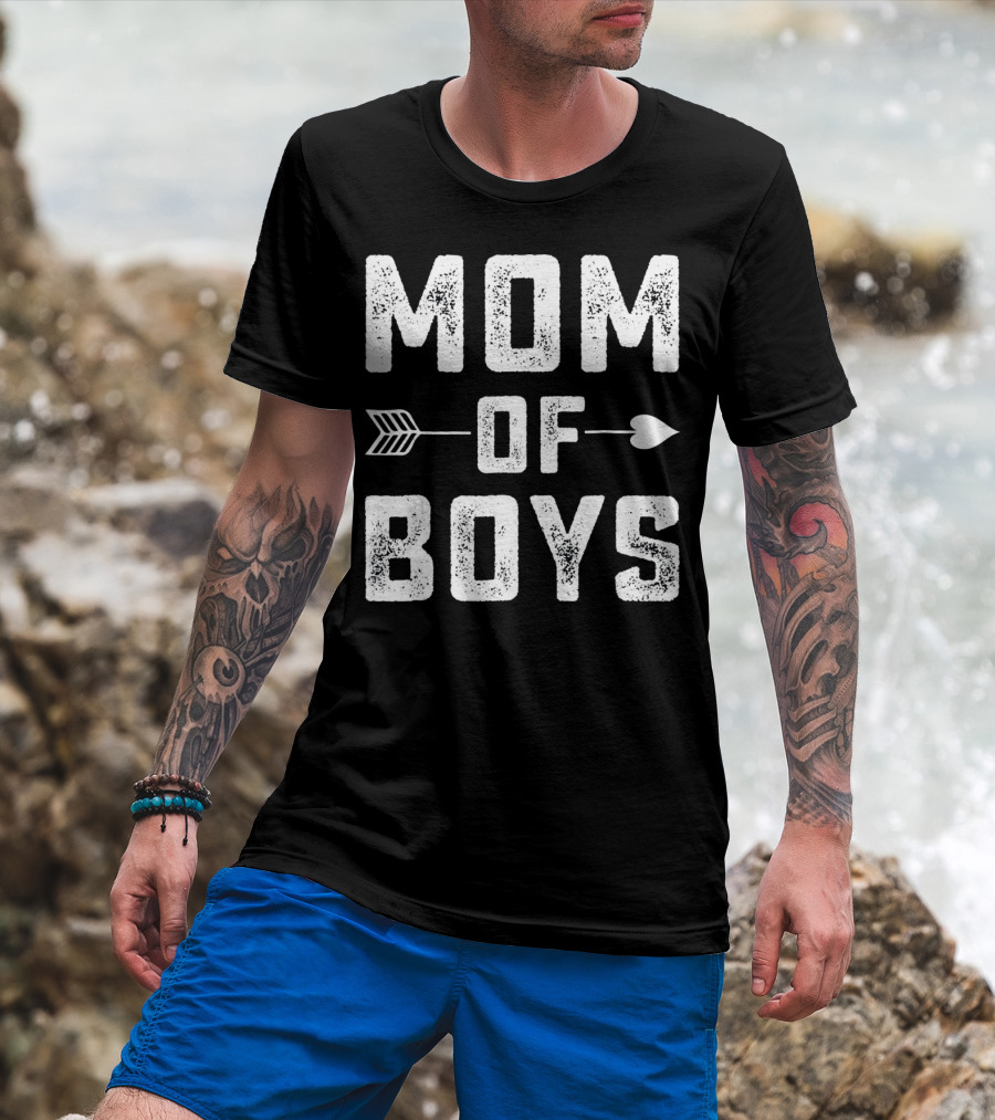 MOM OF BOYS Arrows Heart Rustic T-Shirt