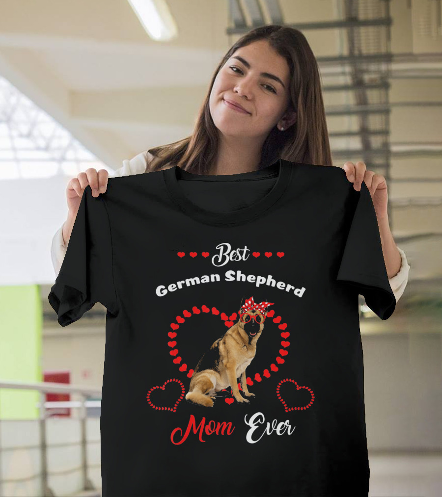 Best German Shepherd Mom Ever Hearts Red Bow Sunglasses T-Shirt