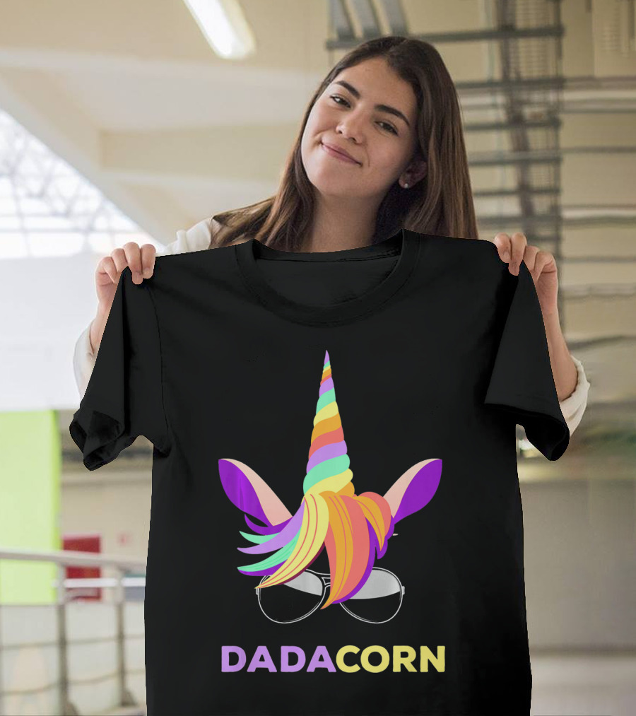 Unicorn Dad Funny Dadacorn Rainbow Horn Sunglasses T-Shirt