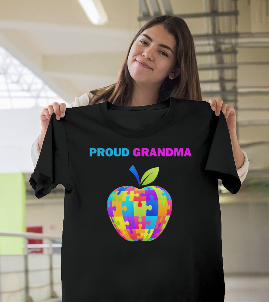 Proud Grandma Autism Awareness Puzzle Apple T-Shirt
