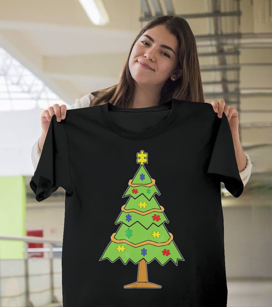 Autism Awareness Christmas Tree With Colorful Puzzle Pieces T-Shirt