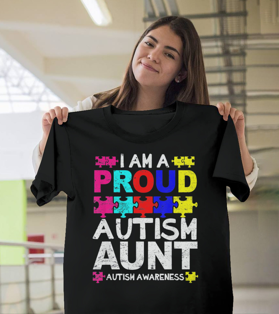 I Am a Proud Autism Aunt Autism Awareness Puzzle Pieces T-Shirt