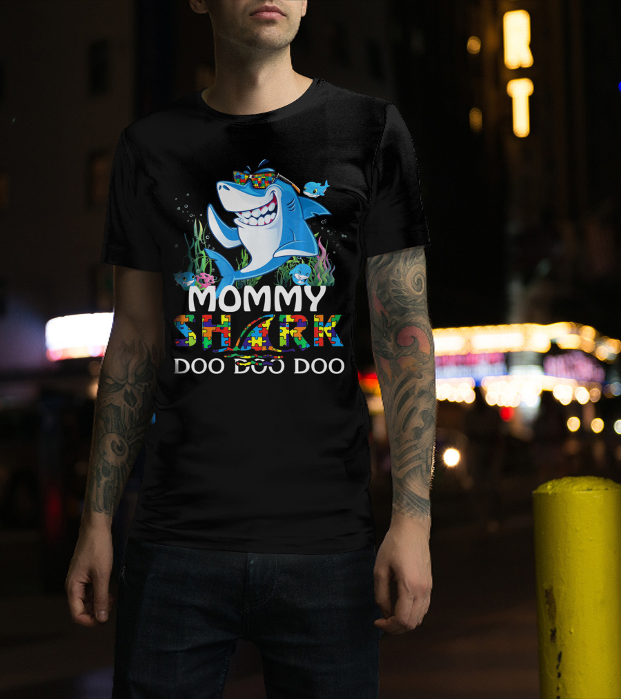 Mommy Shark Doo Doo Doo Autism Awareness Puzzle Pieces T-Shirt