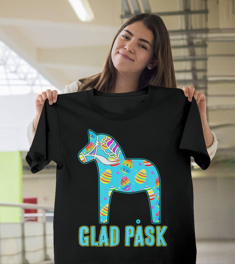 Glad Påsk Swedish Easter Dala Horse With Colorful Eggs T-Shirt