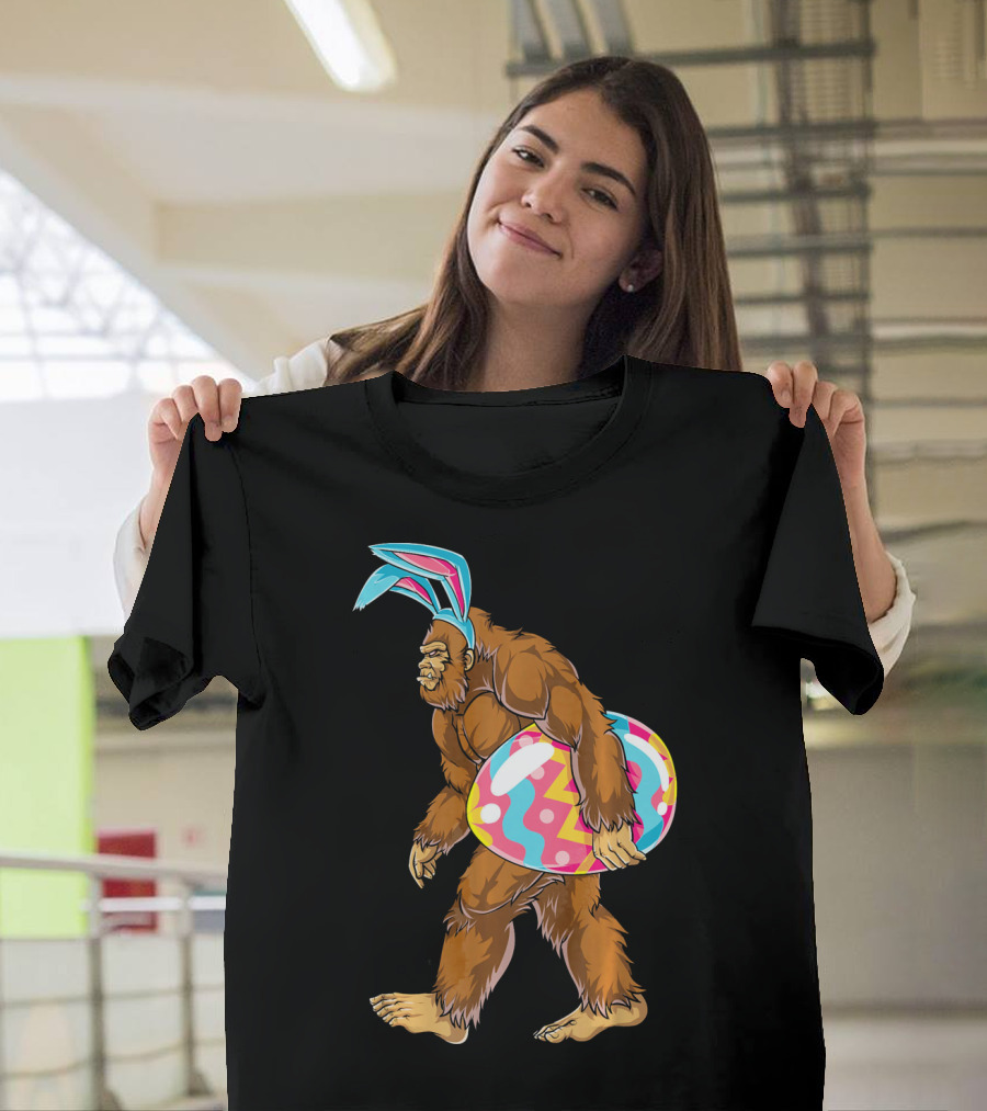 Bigfoot Sasquatch With Easter Bunny Ears And Egg T-Shirt